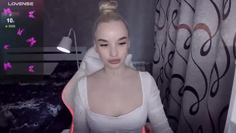 Snapshot of kirakrox chatting on 04.02.26 kirakrox online show from 04.02.26