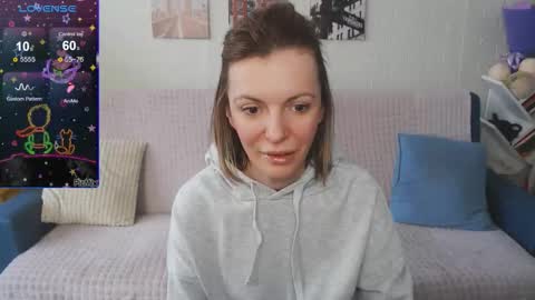 Snapshot of kiramartins_cat chatting on 12.19.25 kiramartins cat online show from 12.19.25