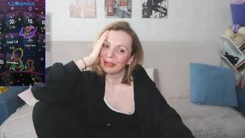 Snapshot of kiramartins_cat chatting on 12.21.25 kiramartins cat online show from 12.21.25