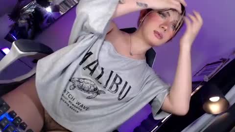 Snapshot of kiramillerxx chatting on 06.25.26 Its your girl KIRA online show from 06.25.26