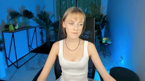 Snapshot of kiramontoyaa chatting on 11.09.25 Kira online show from 11.09.25