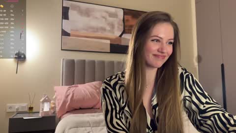 Snapshot of kiramystery chatting on 12.12.24 Kira online show from 12.12.24