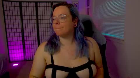 Snapshot of kiraspitqueen chatting on 07.22.26 KiraSpitQueen online show from 07.22.26