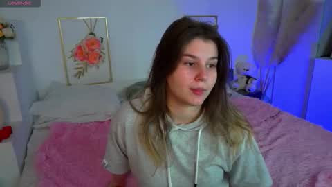 Snapshot of kirazephyr chatting on 10.26.25 Kira online show from 10.26.25