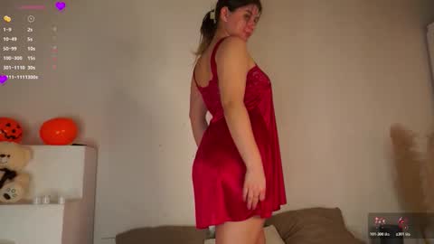 Snapshot of kirazephyr chatting on 11.11.25 Kira online show from 11.11.25