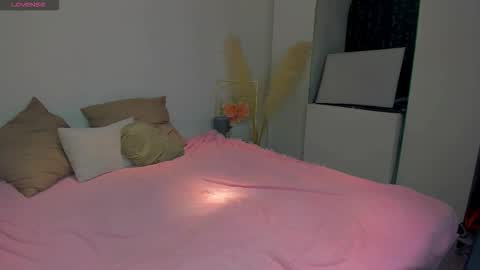 Snapshot of kirazephyr chatting on 12.14.25 Kira online show from 12.14.25