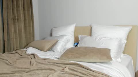 Kira online show from 11.18.25