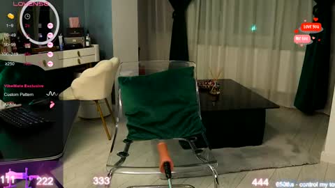 Snapshot of kiss_katy chatting on 02.28.25 kiss_katy online show from 02.28.25