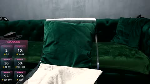 Snapshot of kiss_katy chatting on 11.02.25 kiss_katy online show from 11.02.25