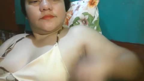 Snapshot of kiss_me_loves chatting on 09.28.25 kiss_me_loves online show from 09.28.25