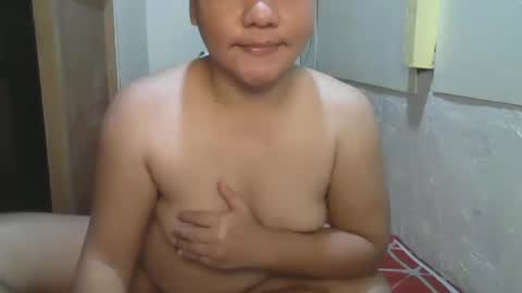 Snapshot of kiss_me_loves chatting on 12.16.25 kiss_me_loves online show from 12.16.25