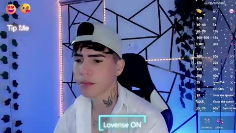 kiss_whitee online show from 06.04.26