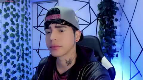 kiss_whitee online show from 08.06.26