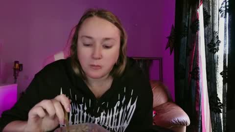 Snapshot of kissica chatting on 02.04.25 kissica online show from 02.04.25