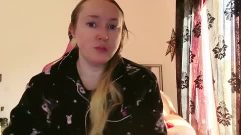 Snapshot of kissica chatting on 02.06.25 kissica online show from 02.06.25