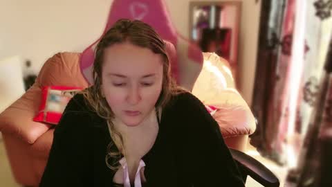 Snapshot of kissica chatting on 02.17.25 kissica online show from 02.17.25