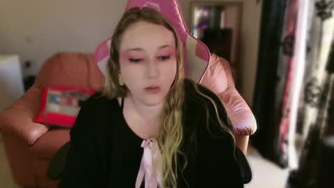 Snapshot of kissica chatting on 02.17.25 kissica online show from 02.17.25