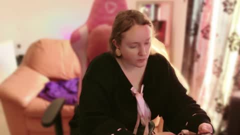 Snapshot of kissica chatting on 02.21.25 kissica online show from 02.21.25