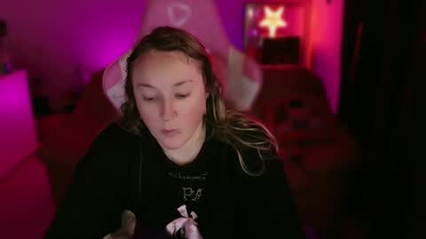 Snapshot of kissica chatting on 03.07.25 kissica online show from 03.07.25