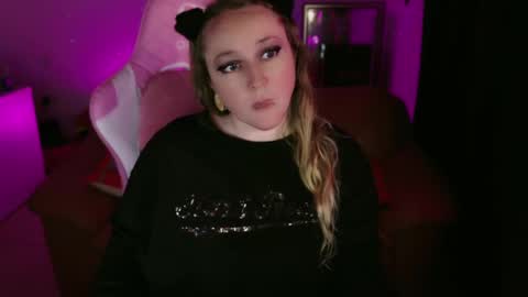 Snapshot of kissica chatting on 03.12.25 kissica online show from 03.12.25