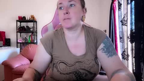 Snapshot of kissica chatting on 09.21.25 kissica online show from 09.21.25