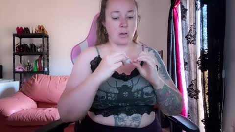 Snapshot of kissica chatting on 09.22.25 kissica online show from 09.22.25