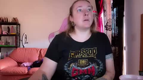 Snapshot of kissica chatting on 10.29.25 kissica online show from 10.29.25