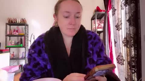 Snapshot of kissica chatting on 11.25.25 kissica online show from 11.25.25