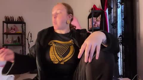 Snapshot of kissica chatting on 11.26.25 kissica online show from 11.26.25