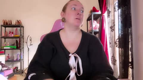 kissica online show from 12.18.25