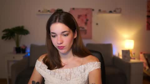 Snapshot of kissiecat chatting on 12.17.25 Sisi online show from 12.17.25