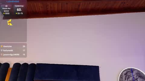 Kissing Company online show from 02.27.25