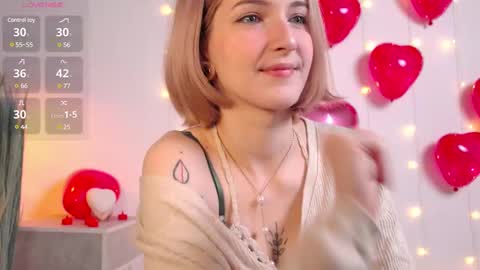 Snapshot of kisskiss_muah chatting on 02.11.25 Kate  online show from 02.11.25