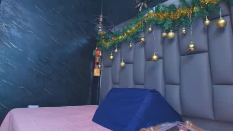 Snapshot of kissme_luna chatting on 12.20.25 BELLA FLAME online show from 12.20.25