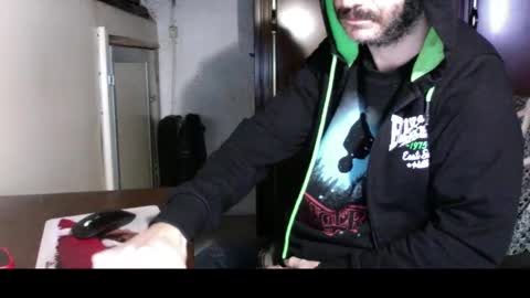 kissofbanned1983 online show from 10.29.25