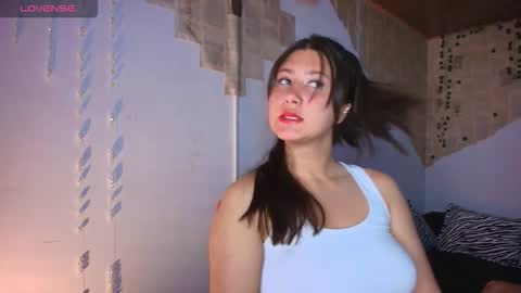 Snapshot of kisstarxxx chatting on 09.25.25 Helena and Brad online show from 09.25.25