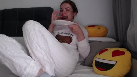 Im Amaia   Everyone Merry Christmas  online show from 07.28.26