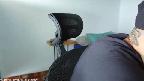 Snapshot of kite__ chatting on 01.28.25 kite__ online show from 01.28.25