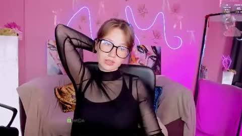 Snapshot of kitniss_dreamy chatting on 07.11.26 kitniss online show from 07.11.26
