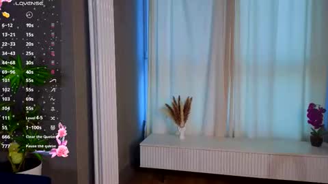 Snapshot of kitsun_ne chatting on 02.27.26 The sexy fox Kitsune online show from 02.27.26