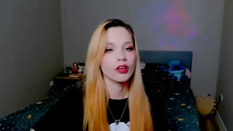 Snapshot of kitten_alisa chatting on 10.01.25 Alissa online show from 10.01.25