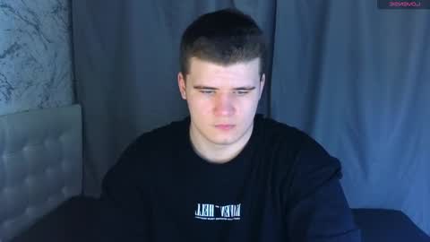 Snapshot of kittenmur chatting on 02.02.25 Vlad online show from 02.02.25