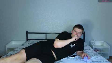 Snapshot of kittenmur chatting on 02.10.25 Vlad online show from 02.10.25