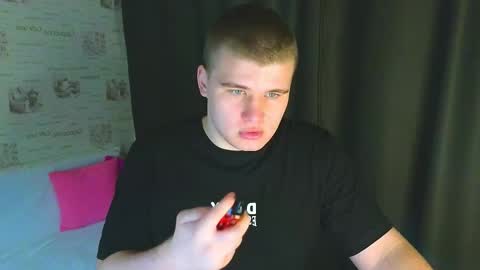 Snapshot of kittenmur chatting on 09.08.25 Vlad online show from 09.08.25