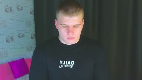 Snapshot of kittenmur chatting on 09.24.25 Vlad online show from 09.24.25