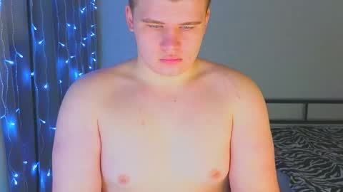 Snapshot of kittenmur chatting on 12.21.25 Vlad online show from 12.21.25