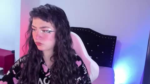 kitty__chs online show from 12.18.25