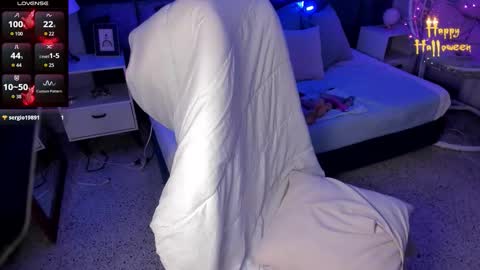 Snapshot of kitty__rouse chatting on 10.11.25 Kitty  online show from 10.11.25