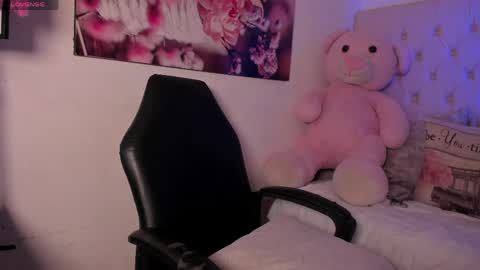 Kitty  online show from 04.23.26