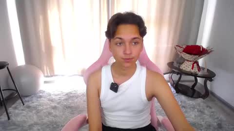 Snapshot of kitty_boy246 chatting on 09.12.25 Andrew online show from 09.12.25